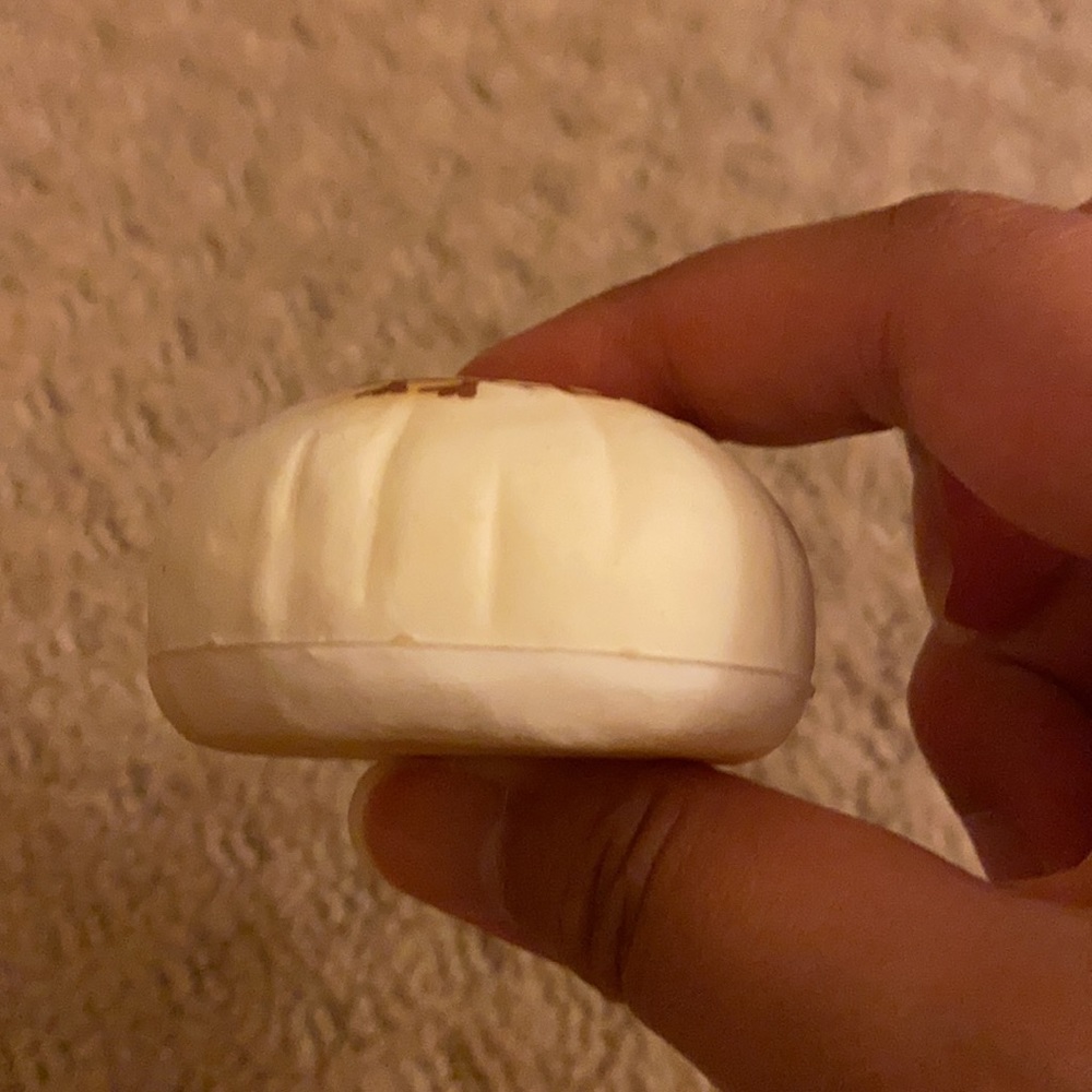 RARE Rilakkuma Chick Squishy Bun - Picture 3 of 4